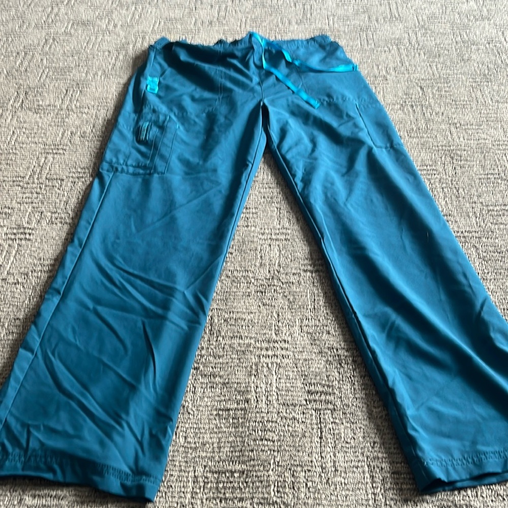 Carhartt scrunbs